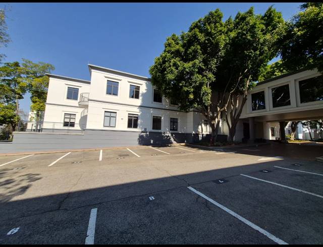 1,722M² OFFICE TO LET IN ILLOVO
